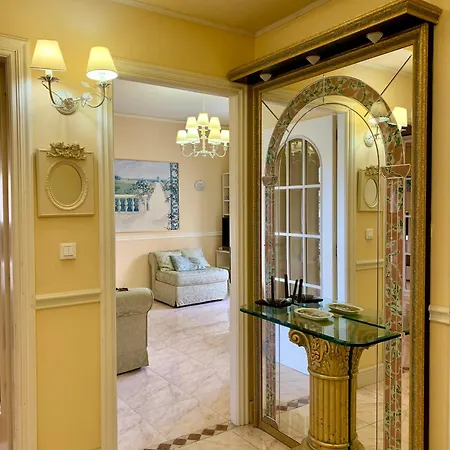 Apartment Angelita - 300m Dalla Con Parcheggio